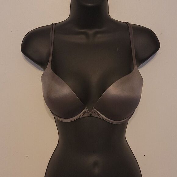 Bundle of Victoria's Secret bras - Picture 5 of 8